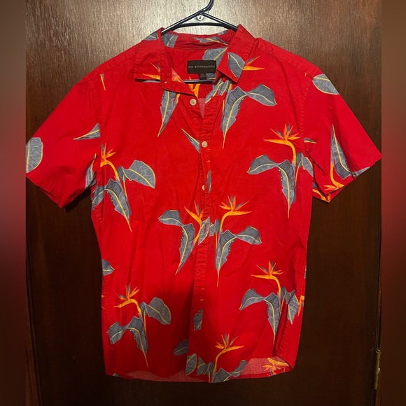 Button up shirt - Picture 2 of 3